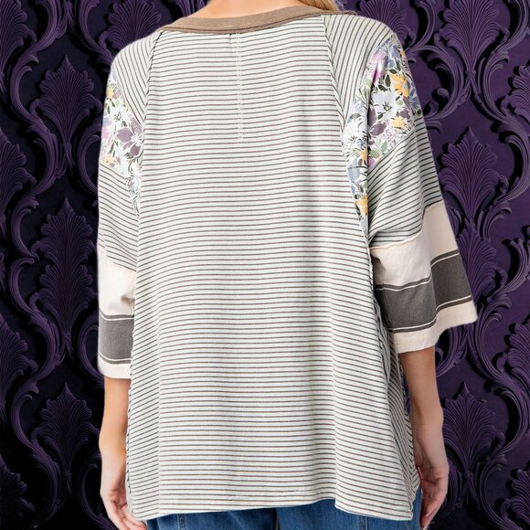 EASEL “Great Vibes” Mixed Print Relaxed & Stretchy Fit Top Defined Seams Details - Picture 4 of 16